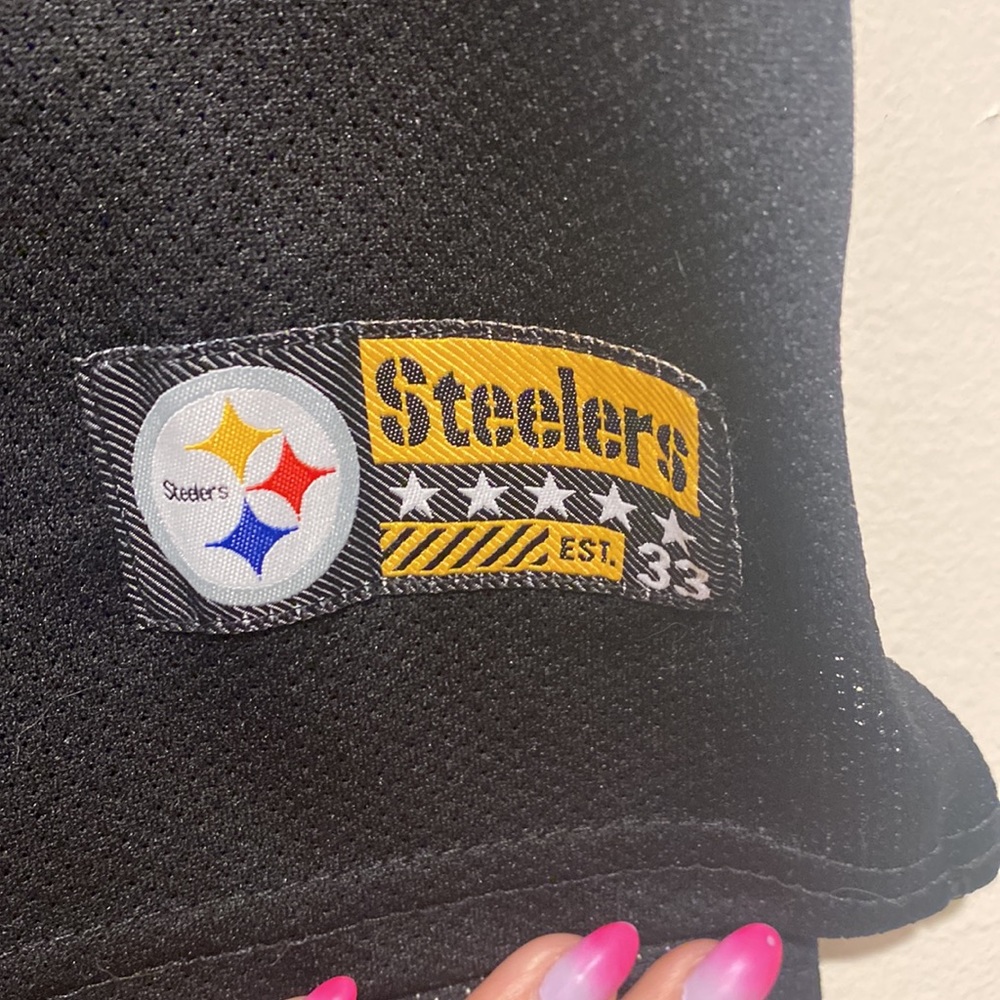 🔥🔥 (3/$20)
Kids XL (18-20) NFL Steelers Jersey Worn Once as Woman’s Small - Picture 4 of 4